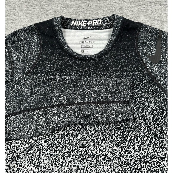 Nike Pro Shirt Mens Medium Fitted Long Sleeve Dri-Fit Warm Active Fitness Sports - Picture 1 of 8